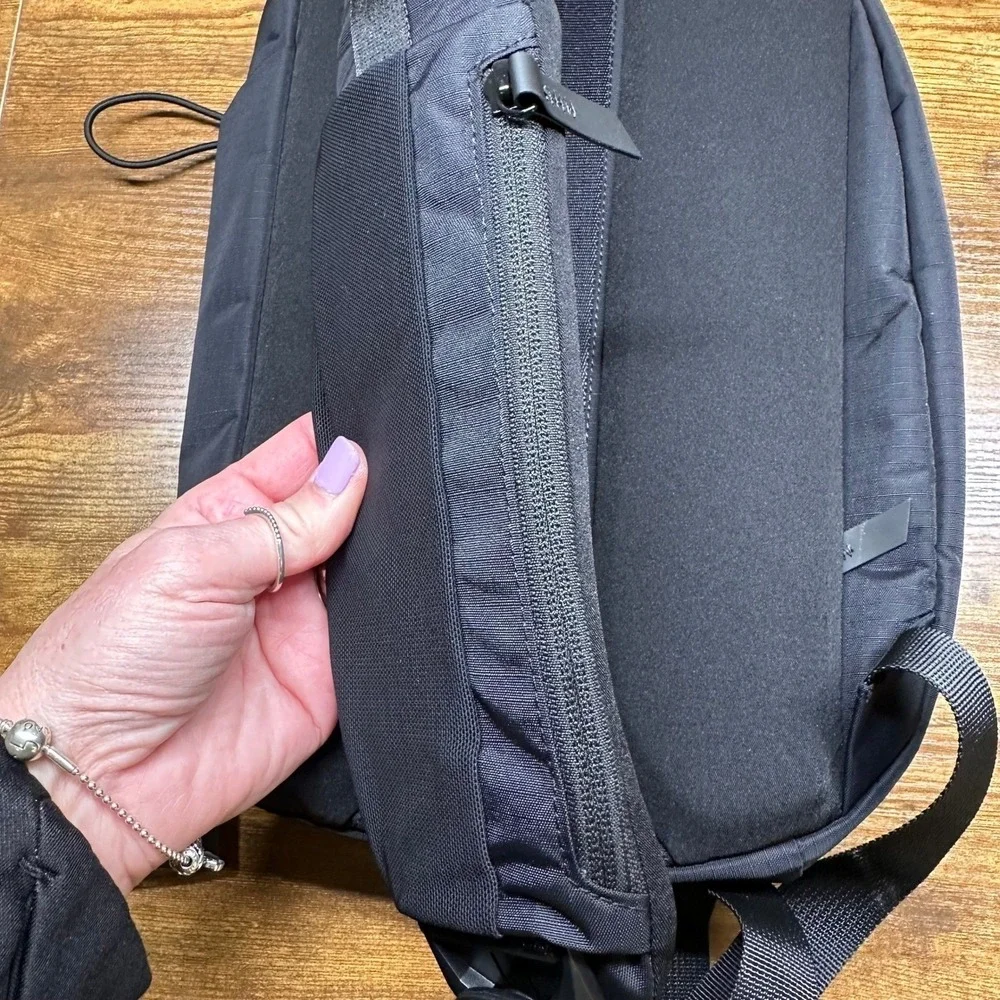 NEW Alpaka Metro Crossbody Bag Black Axoflux 210D Right Shoulder Backpack Travel